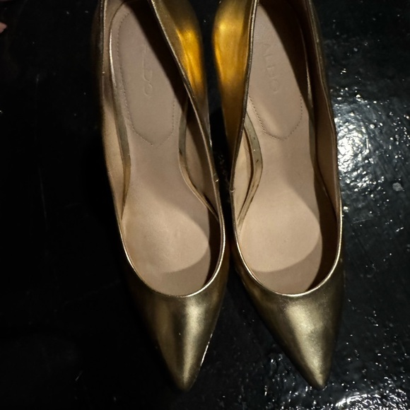 Aldo Metallic Gold Pointed Pump - Picture 3 of 4